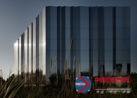 ACXT Architects设计的西班牙高电压实验室