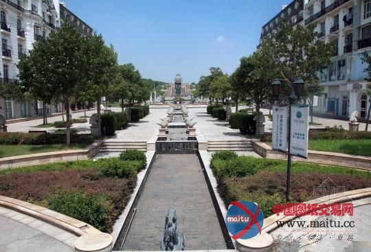 外媒曝杭州沦为“鬼城” 百米长街无人影