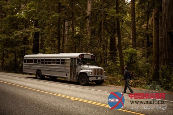 校车改建的旅行房车设计 胜在新意