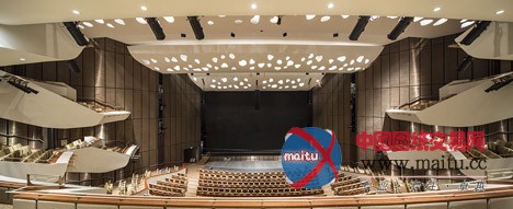 Arata Isozaki设计的卡塔尔国家展览中心