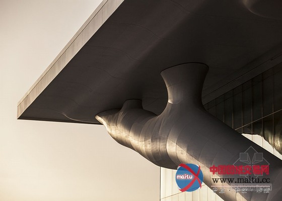 Arata Isozaki设计的卡塔尔国家展览中心