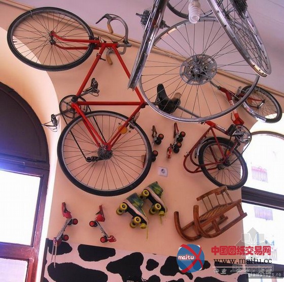 罗马尼亚复古小酒馆 空间装饰勾起许多人的回忆