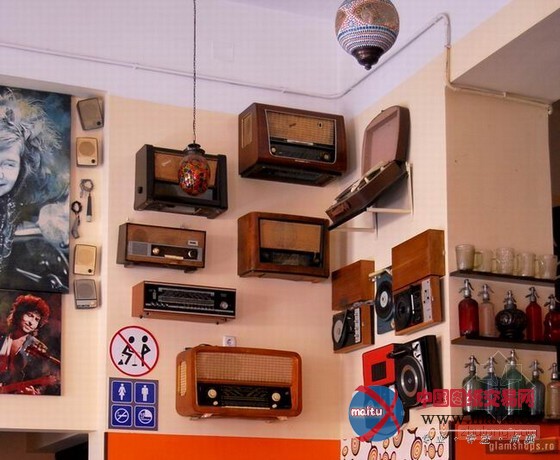 罗马尼亚复古小酒馆 空间装饰勾起许多人的回忆