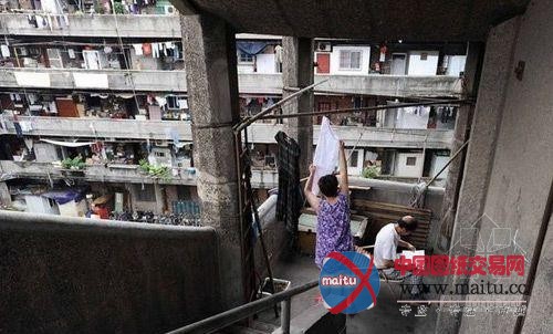 只见“猪笼城寨”不见包租婆