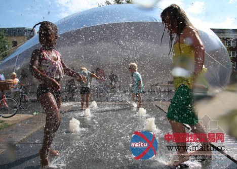 Plastique设计的哥本哈根航空馆