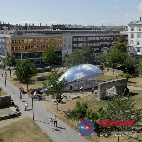 Plastique设计的哥本哈根航空馆