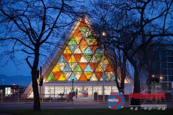 坂茂设计的新西兰纸板大教堂