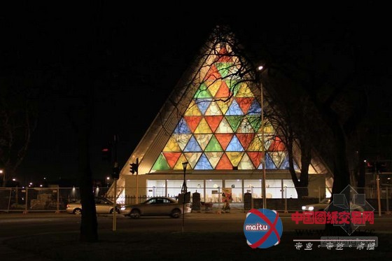 坂茂设计的新西兰纸板大教堂