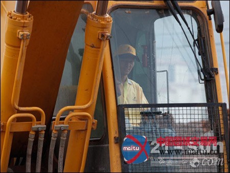 山东临工:筑梦前行 中国好司机花开“春城”