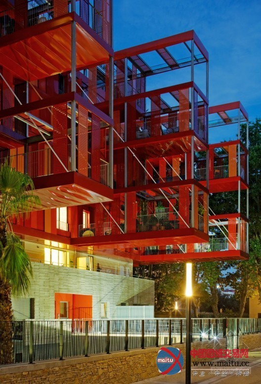 Jean-Paul Viguier设计的法国红宝石房屋