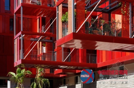 Jean-Paul Viguier设计的法国红宝石房屋