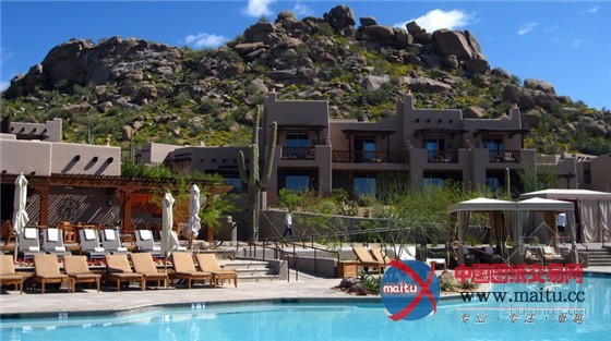 斯科茨代尔四季酒店的泳池花园