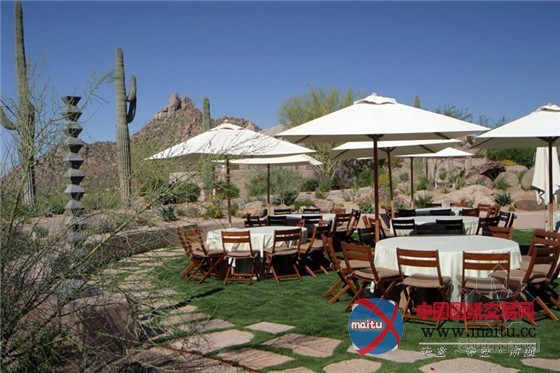 斯科茨代尔四季酒店的泳池花园