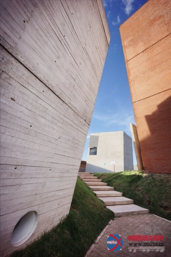 Broissin设计的墨西哥绿山校园