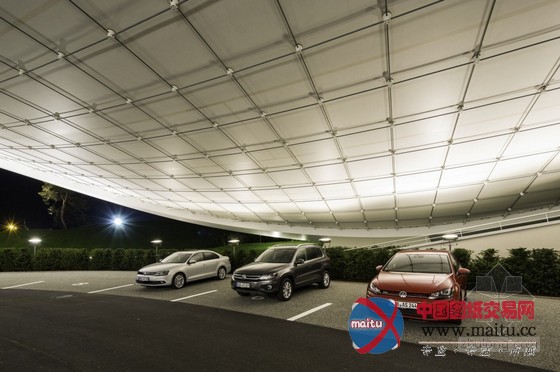 Graft建筑师设计的德国汽车停车坪