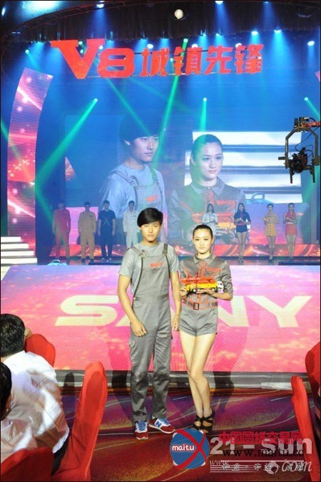 三一V8成套设备上市发布会:工程机械也时尚