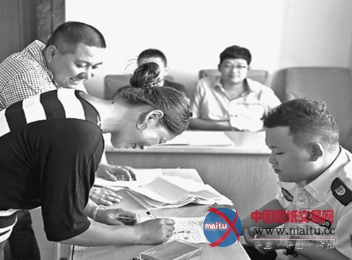 工程收尾老板“失踪” 千余农民工被欠薪三千万