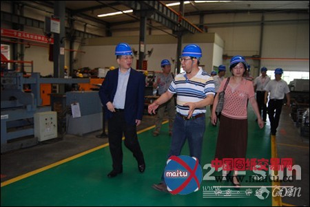 武汉总工会纪检组长刘虎文调研指导千里马