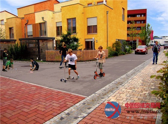 Atelier Dreiseitl设计的德国温南登Arkadie 小镇