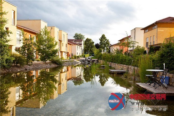 Atelier Dreiseitl设计的德国温南登Arkadie 小镇