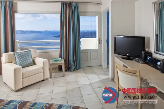 风景秀丽的希腊圣托里尼水上豪华套房酒店