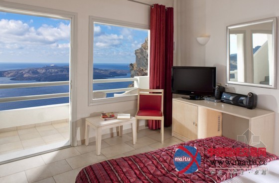 风景秀丽的希腊圣托里尼水上豪华套房酒店