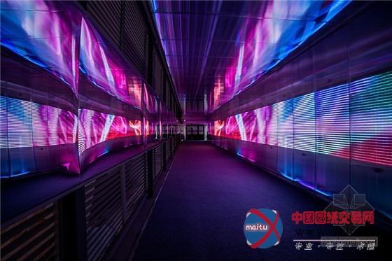 巴黎地下通道变身LED音乐感官隧道