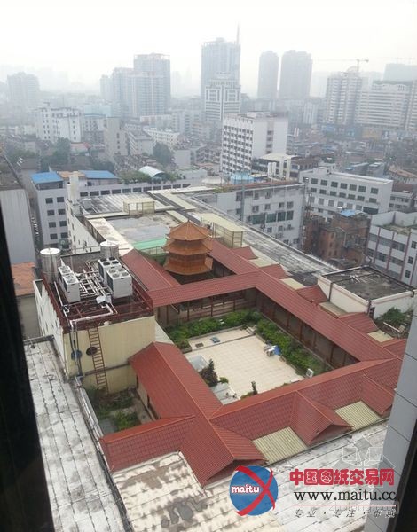 违规“宫殿” 楼顶建筑的又一朵奇葩