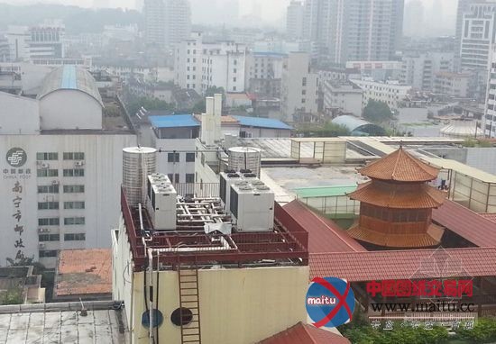 违规“宫殿” 楼顶建筑的又一朵奇葩