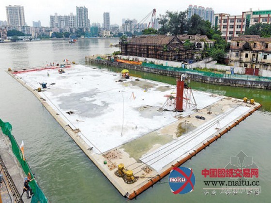 广东洲头咀隧道沉管下水:单节沉管2.5万吨