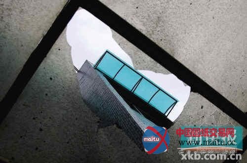 广州一业主楼顶违建施工 震落瓷片伤邻