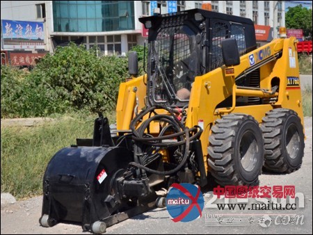 徐工滑移化身“百变金刚”助力市政养护