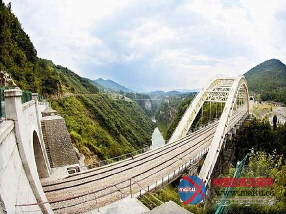 国务院签发《铁路安全管理条例》