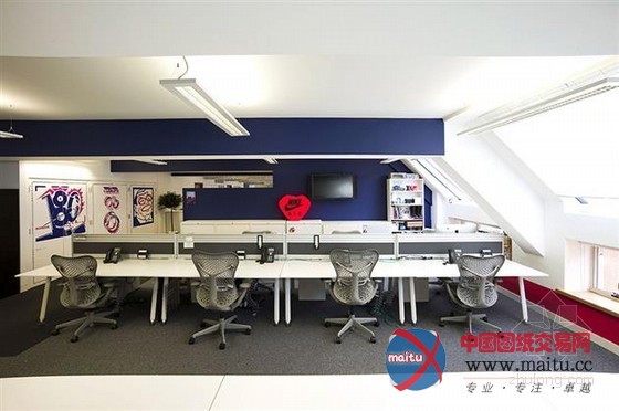 NIKE伦敦总部办公室装修 手工涂鸦十分显眼