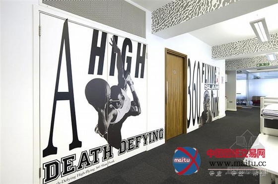 NIKE伦敦总部办公室装修 手工涂鸦十分显眼