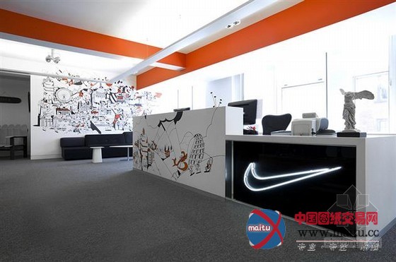 NIKE伦敦总部办公室装修 手工涂鸦十分显眼