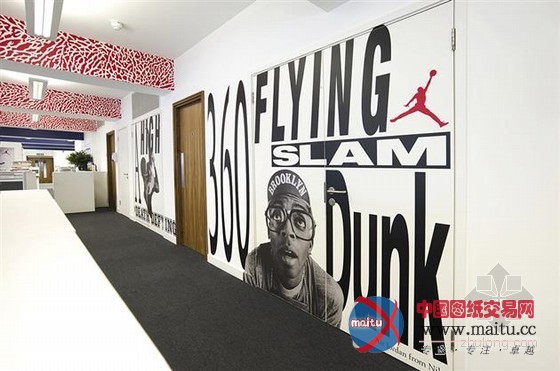 NIKE伦敦总部办公室装修 手工涂鸦十分显眼