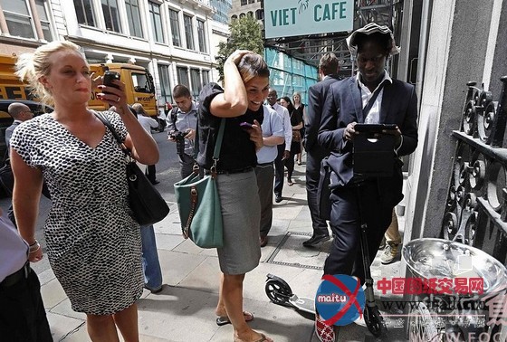 英国摩天大楼反光强烈 楼前成功煎熟鸡蛋