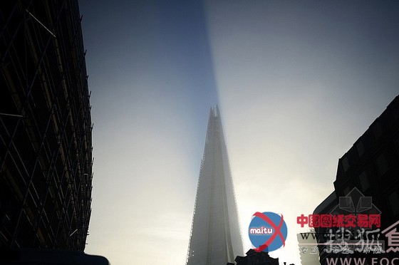 英国摩天大楼反光强烈 楼前成功煎熟鸡蛋