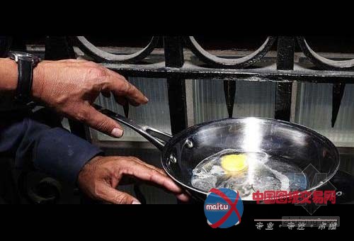 英国“对讲机”摩天大楼反光 烤化豪车煎熟鸡蛋