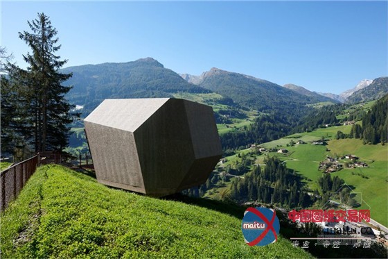 Werner Tscholl设计的意大利山谷双矿车观景台