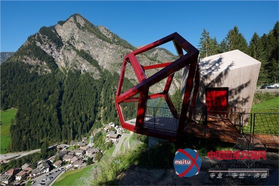 Werner Tscholl设计的意大利山谷双矿车观景台