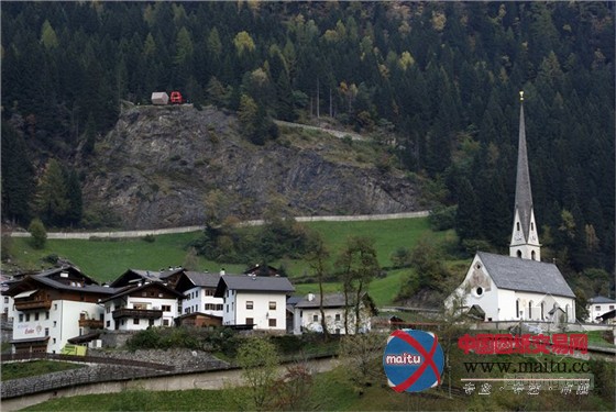 Werner Tscholl设计的意大利山谷双矿车观景台