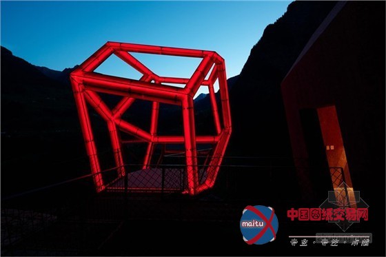 Werner Tscholl设计的意大利山谷双矿车观景台