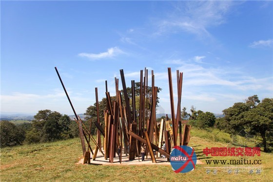 随机掉落的工字钢景观艺术雕塑