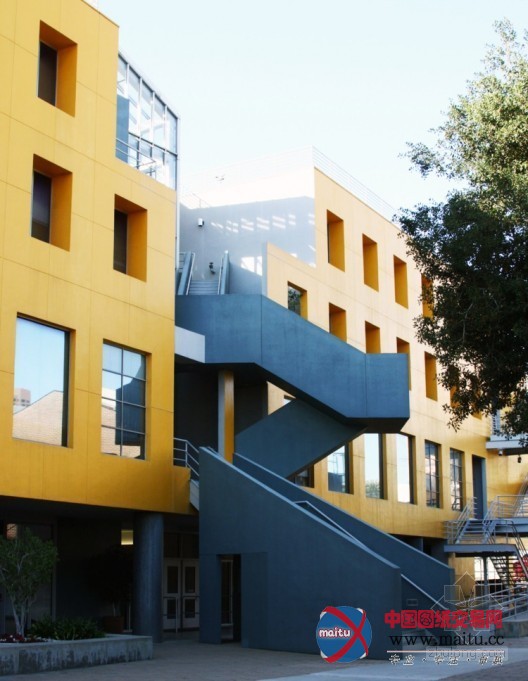 弗兰克·盖里:感受建筑的世俗之美