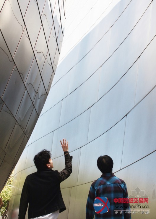 弗兰克·盖里:感受建筑的世俗之美