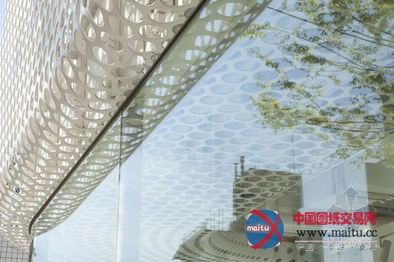 toshihiro mizutani设计的日本弯曲铝合金门面