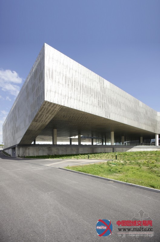 ACXT设计的西班牙LEED白金认证数据中心