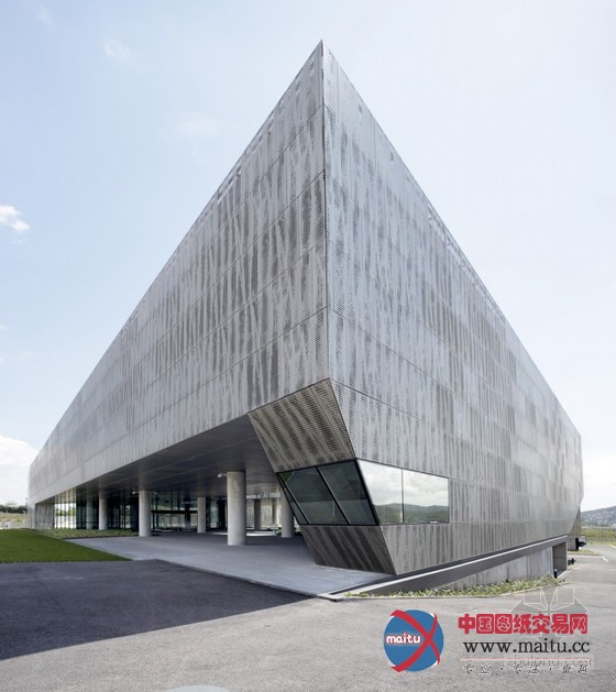 ACXT设计的西班牙LEED白金认证数据中心